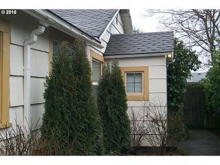 10814 Powell Blvd, Portland, OR 97266-1833