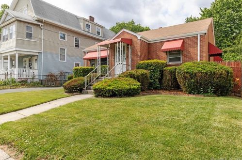 192 Adelaide St, Hartford, CT 06114-1806