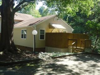 129 Drummond Pl, Cary, NC 27511-5513