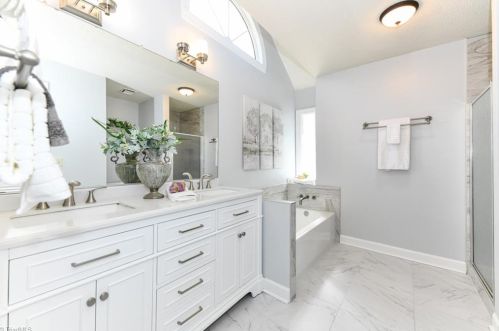 3206 Cardinal Ridge Dr, Greensboro NC  27410-8250 exterior