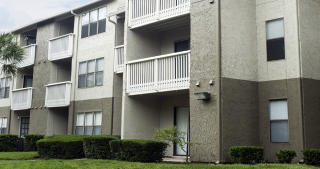 1251 Beacon Point Dr, Jacksonville FL  32246-8559 exterior