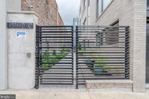 519 Bainbridge St, Philadelphia PA  19147-2207 exterior