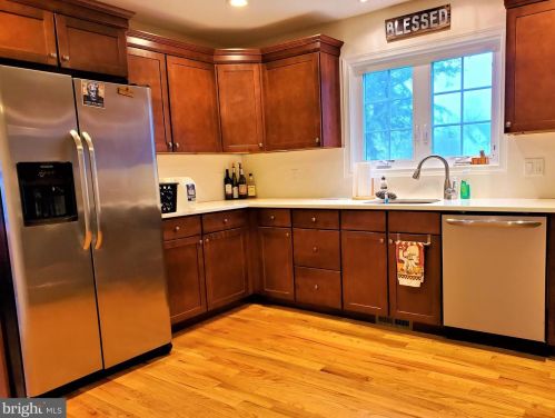 116 Main St, White House Station, NJ 08889-3723
