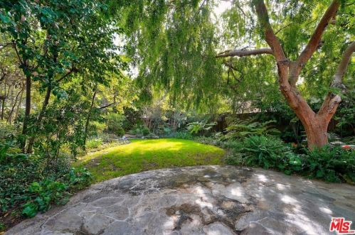 5528 Buffalo Ave, Van Nuys CA 91401-5226 exterior