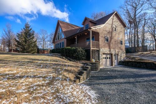 185 Apache Ln, Boone, NC 28607-6575