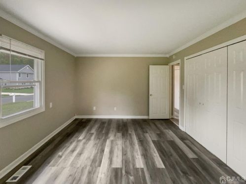 21 Morningside Dr, Old Bridge NJ  08857-2713 exterior