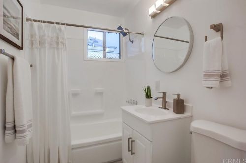 4042 Conrad Ave, San Diego CA 92117-1913 exterior