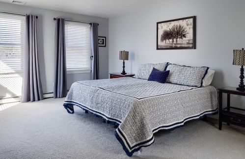 9 Kemble Dr, Shrewsbury MA 01545-1690 exterior