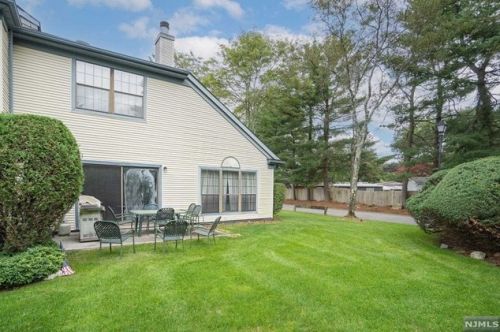 97 Suleski Ct, Mahwah NJ  07430-2961 exterior