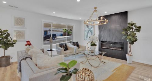 131 Carlisle Way, Benicia CA  94510-1616 exterior