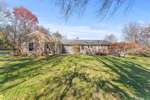 79 Donnelly Dr, Ridgefield, CT 06877-5610