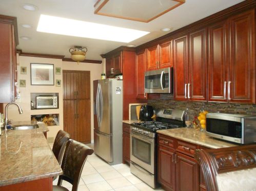 354 17th St, Deer Park NY  11729-6314 exterior