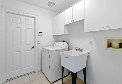 1698 Mockingbird Dr, Fort Pierce FL  34986-2045 exterior