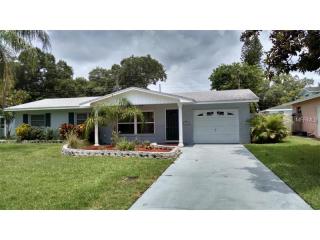 10465 Hetrick Cir, Largo, FL 33774-5207