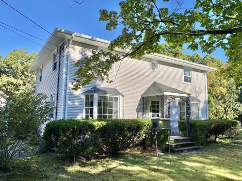 437 Hopkins Hill Rd, Coventry, RI 02816-6333