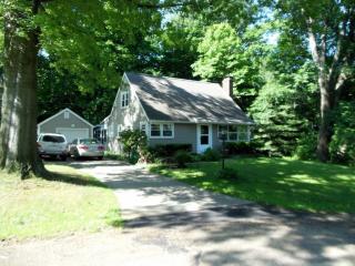 3715 Edgehill Cir, Canton, OH 44709-2232
