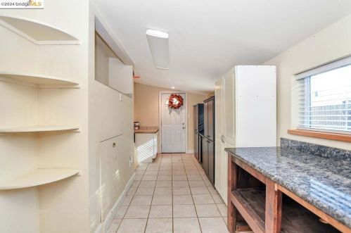 2 Sycamore Ct, West Pittsburg CA  94565-1633 exterior