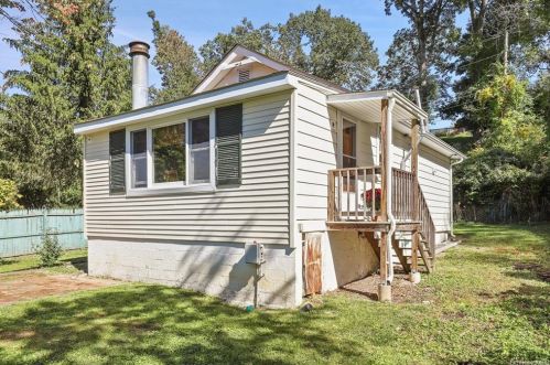 224 Lake Shore Dr, Patterson, NY 12563-5612