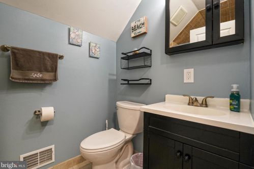 7 Zelley Ave, Trenton NJ  08620-2321 exterior