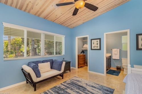 657 91 Ave, Naples FL 34108-2424 exterior