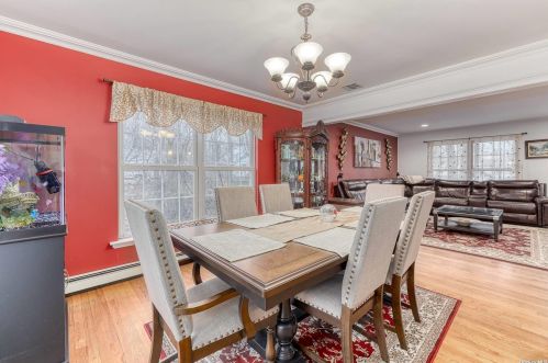 276 Country Rd, Miller Place NY  11764-2302 exterior