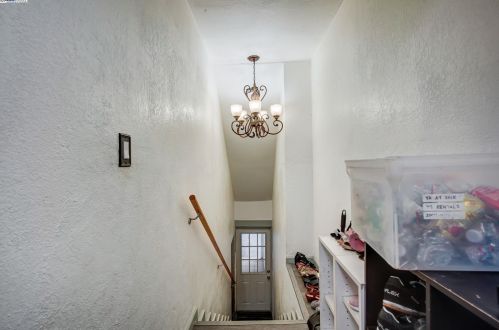 1725 96 Ave, Oakland CA  94603-1909 exterior