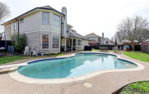 2213 Brooklake St, Denton TX  76207-1623 exterior