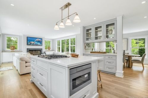 289 Wahackme Rd, New Canaan CT  06840-3935 exterior