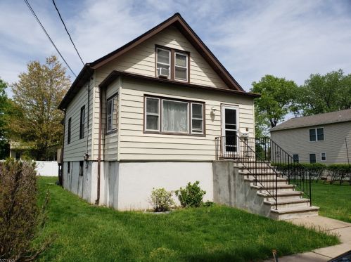 319 Delmore Ave, South Plainfield, NJ 07080-3228
