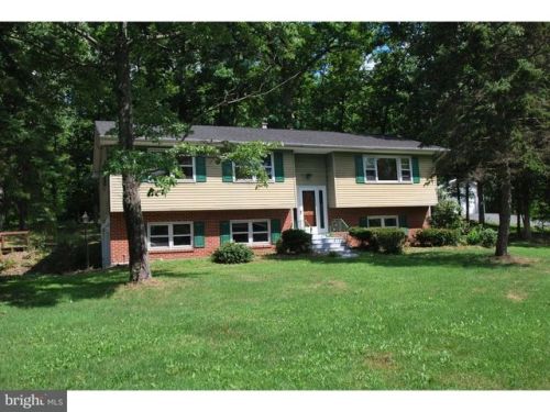 2741 Bittersweet Dr, Harleysville, PA 19438-1106
