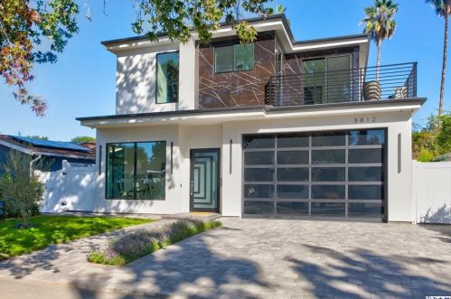 5812 Willis Ave, Van Nuys, CA 91411-3111