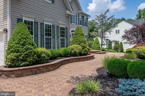 25 Fawn Hollow Ln, Harrison Township, NJ 08062-2823