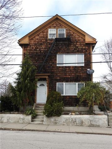 211 Magnolia St, Providence, RI 02909-2905