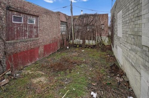 371 Broadway, Newburgh NY  12550-5520 exterior