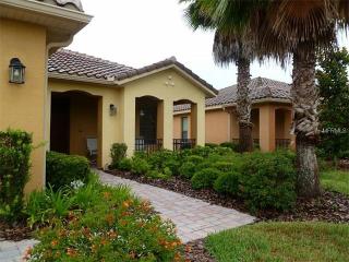 215 Los Gatos Pl, Kissimmee, FL 34759-3677