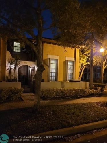 1065 147th Ter, Hollywood FL  33027-6180 exterior