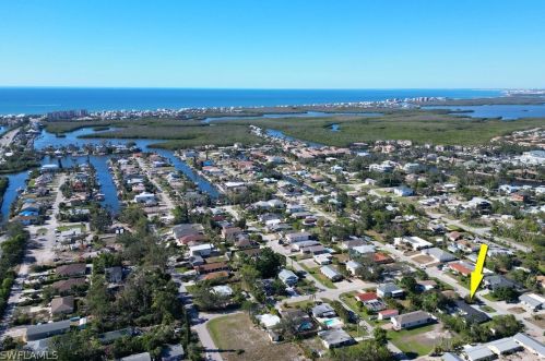 4321 Mariner Rd, Bonita Springs FL 34134-3964 exterior