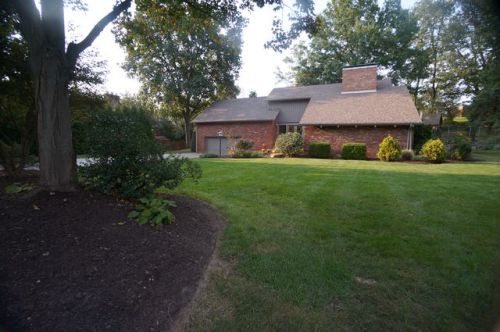 124 Stratford Dr, Canonsburg, PA 15317-2669