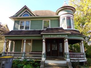 615 Chestnut St, Seymour, IN 47274-1564