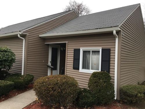 162 Horseshoe Dr, Chicopee MA  01022-1172 exterior