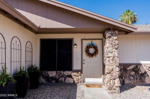 3748 Holmes Ave, Mesa, AZ 85206-3214