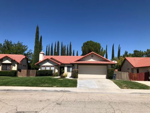 2811 College Park Dr, Lancaster, CA 93536-1300