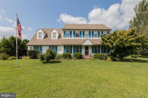 10 Greenfield Rd, Cochranville, PA 19330-9490