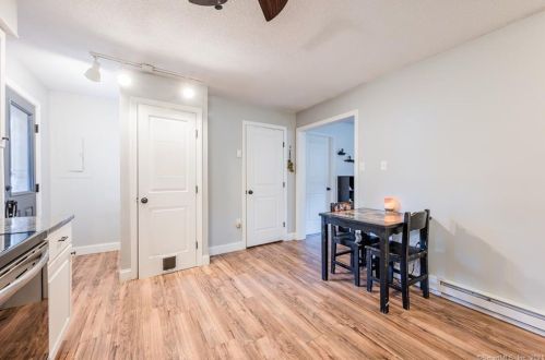 64 Laurelwood Rd, Groton CT  06340-4206 exterior