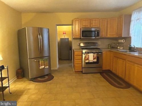 1230 Fletcher St, Philadelphia, PA 19125-3504