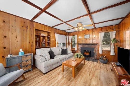 39144 Calle Del Sur, Santa Clarita CA  91390-1006 exterior