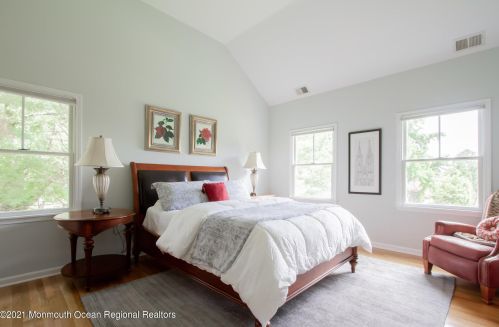 32 Carriage House Ln, Little Silver NJ  07739-1729 exterior