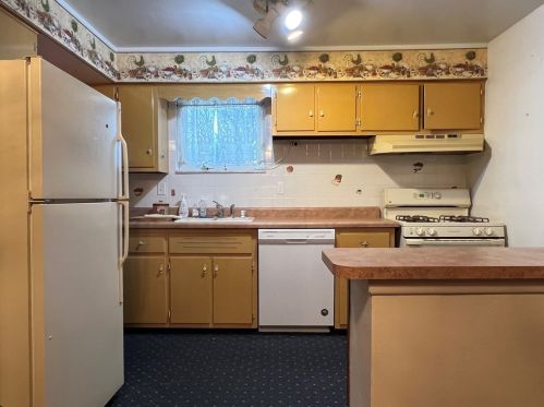 4874 Hialeah Dr, Pittsburgh, PA 15239-2404