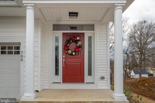 706 Hornblende Ave, Kennett Sq PA  19348-3614 exterior