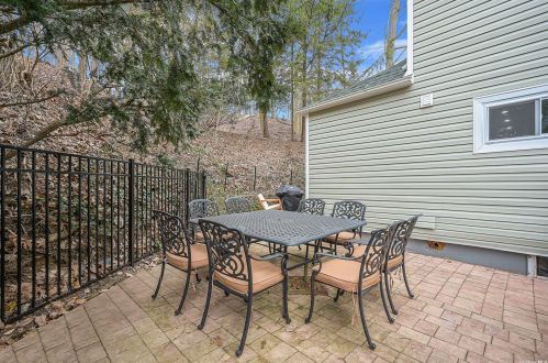 147 Waterside Ave, Northport NY  11768-2154 exterior